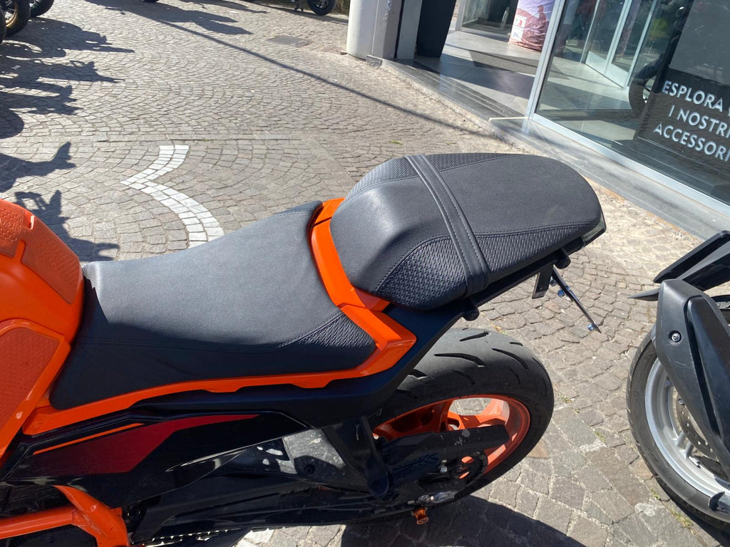 KTM 390 DUKE - 2025 - KM 4122