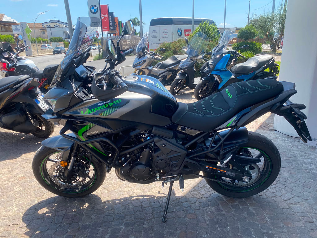 KAWASAKI VERSYS 650 - 2025 - KM 6425