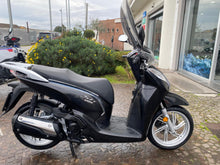 Carica l'immagine nel visualizzatore di Gallery, HONDA SH 300 - 2018 - KM 10336