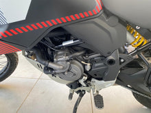 Carica l'immagine nel visualizzatore di Gallery, DUCATI DESERT X - 2024 - KM 18697