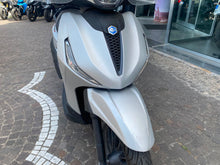 Carica l'immagine nel visualizzatore di Gallery, PIAGGIO BEVERLY 400 S - 2025 - KM 22932