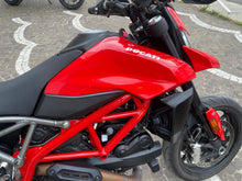 Carica l'immagine nel visualizzatore di Gallery, DUCATI HYPERMOTARD 950 - 2021 - KM 33110