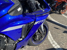 Carica l'immagine nel visualizzatore di Gallery, YAMAHA YZF R1 - 2023 - KM 4550