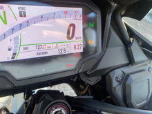 Carica l'immagine nel visualizzatore di Gallery, KAWASAKI VERSYS 650 - 2025 - KM 12737