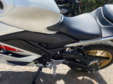 Carica l'immagine nel visualizzatore di Gallery, YAMAHA YZF R3 - 2024 - KM 1000