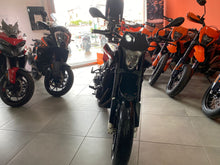 Carica l'immagine nel visualizzatore di Gallery, HUSQVARNA NUDA 900 - 2012 - KM 26553