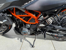 Carica l'immagine nel visualizzatore di Gallery, KTM 390 DUKE - 2023 - KM 14031