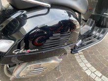 Carica l'immagine nel visualizzatore di Gallery, PIAGGIO VESPA GTS 300 - 2017 - KM 48494