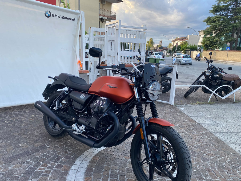 MOTO GUZZI V7 STONE - 2022 - KM 9127