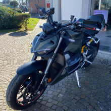 Carica l'immagine nel visualizzatore di Gallery, DUCATI STREETFIGHTER V2 - 2022 - KM 18829