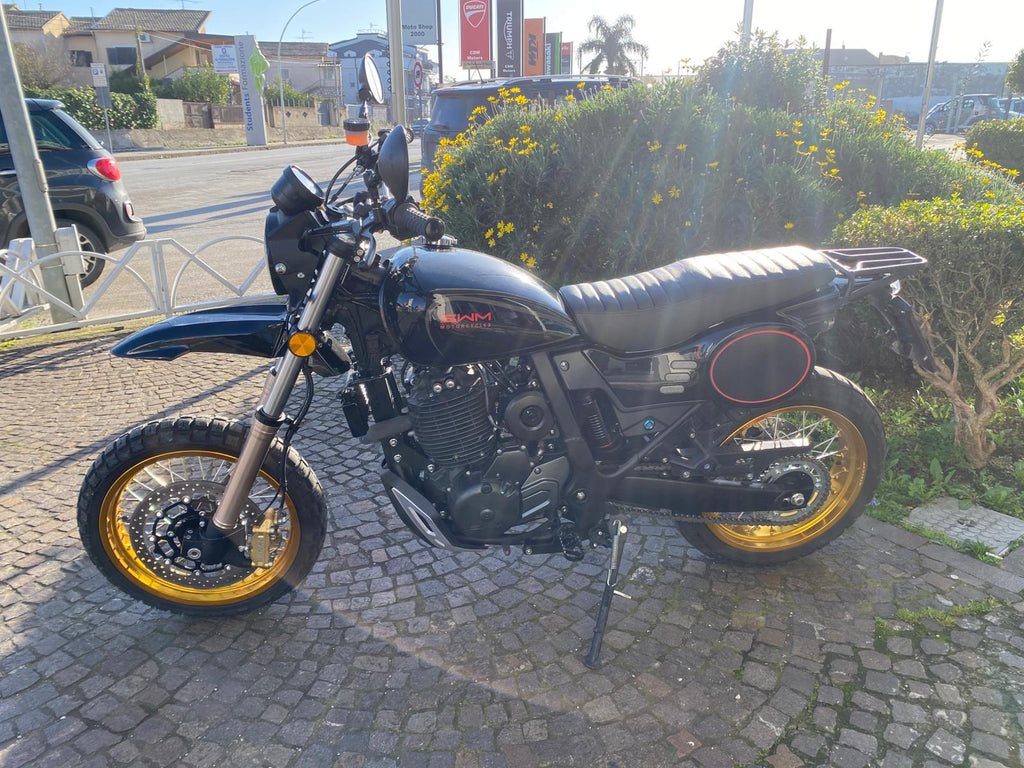 SWM SILVER VASE 650 - 2025 - KM 2495