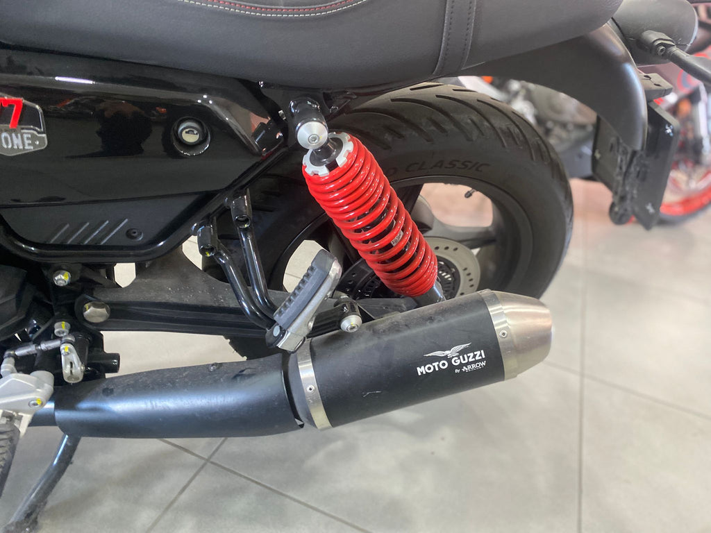 MOTO GUZZI V7 STONE - 2024 - KM 561