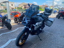 Carica l'immagine nel visualizzatore di Gallery, BMW R 1300 GS ADVENTURE TRIPLE BLACK - 2026 - KM 7064
