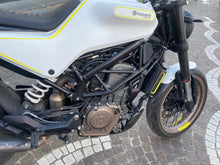 Carica l'immagine nel visualizzatore di Gallery, HUSQVARNA VITPILEN 401 - 2018 - KM 7827