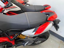 Carica l'immagine nel visualizzatore di Gallery, DUCATI HYPERMOTARD 950 SP - 2024 - KM 5463