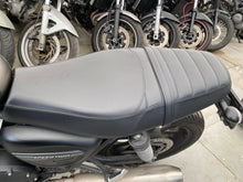 Carica l'immagine nel visualizzatore di Gallery, TRIUMPH SPEED TWIN 900 - 2023 - KM 7684