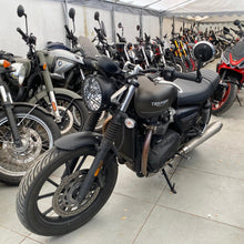 Carica l'immagine nel visualizzatore di Gallery, TRIUMPH SPEED TWIN 900 - 2023 - KM 7684