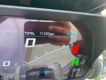 Carica l'immagine nel visualizzatore di Gallery, BMW F 900 R - 2023 - KM 11488