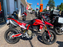 Carica l'immagine nel visualizzatore di Gallery, DUCATI HYPERMOTARD 698 - 2024 - KM 2912