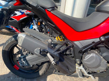 Carica l'immagine nel visualizzatore di Gallery, DUCATI MULTISTRADA V2 S - 2024 - KM 23973