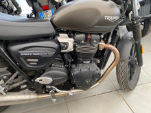 Carica l'immagine nel visualizzatore di Gallery, TRIUMPH SPEED TWIN 900 - 2023 - KM 7684