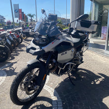 Carica l'immagine nel visualizzatore di Gallery, BMW F 900 GS ADVENTURE - 2024 - KM 7234