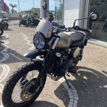 Carica l'immagine nel visualizzatore di Gallery, TRIUMPH STREET SCRAMBLER - 2021 - KM 11808