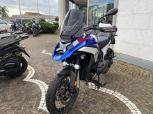 Carica l'immagine nel visualizzatore di Gallery, BMW R 1300 GS TROPHY - 2023 - KM 4129