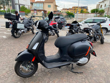 Carica l'immagine nel visualizzatore di Gallery, VESPA GTS 300 SUPER SPORT - 2024 - KM 1836