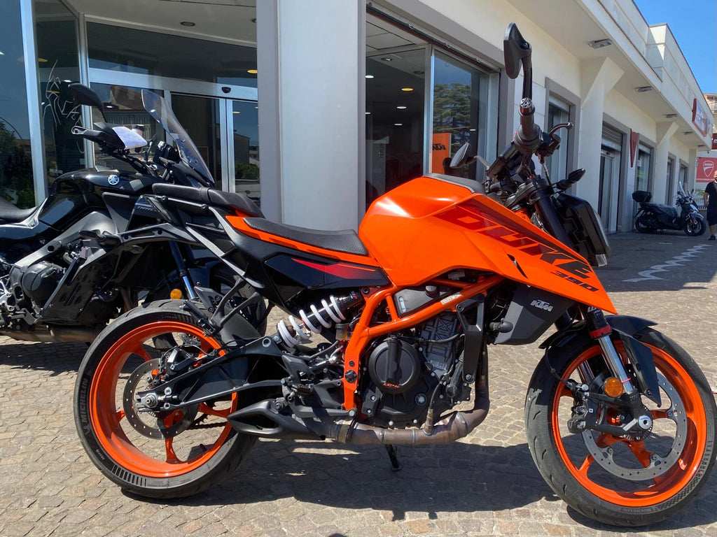 KTM 390 DUKE - 2025 - KM 6137