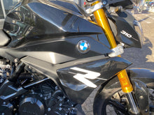 Carica l&#39;immagine nel visualizzatore di Gallery, BMW G 310 R - 2024 - KM 1544