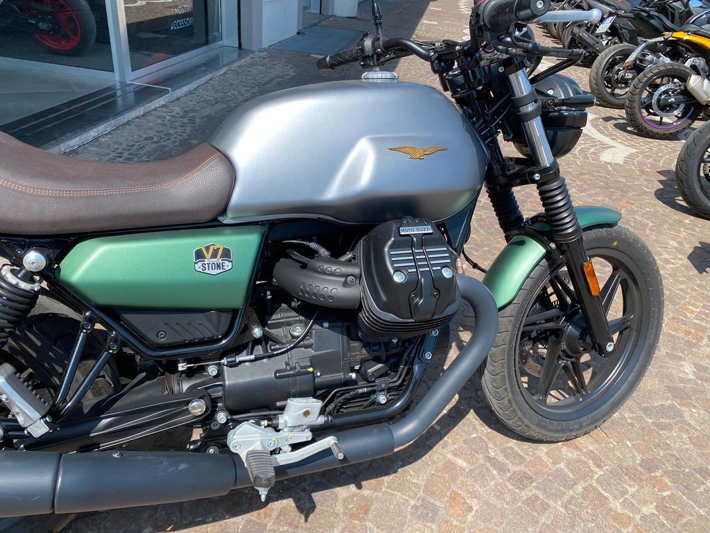 MOTO GUZZI V7 STONE CENTENARIO - 2022 - KM 17256