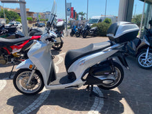 Carica l'immagine nel visualizzatore di Gallery, HONDA SH 350 - 2021 - KM 18607