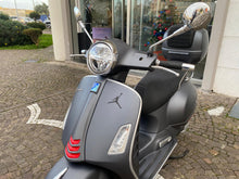 Carica l'immagine nel visualizzatore di Gallery, VESPA GTS 300 SUPER SPORT - 2021 - KM 8149