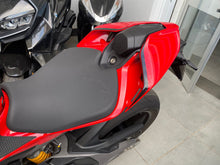 Carica l'immagine nel visualizzatore di Gallery, DUCATI STREETFIGHTER V4 S - 2025 - KM 4808