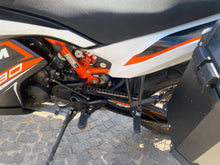 Carica l'immagine nel visualizzatore di Gallery, KTM 890 ADVENTURE R - 2022 - KM 14642