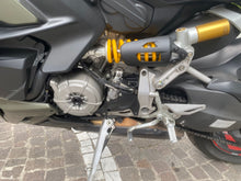 Carica l'immagine nel visualizzatore di Gallery, DUCATI STREETFIGHTER V2 - 2022 - KM 19368