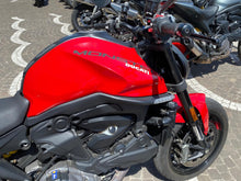 Carica l'immagine nel visualizzatore di Gallery, DUCATI MONSTER 937 - 2024 - KM 14444