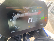 Carica l'immagine nel visualizzatore di Gallery, BMW R 1300 GS ADVENTURE TROPHY - 2024 - KM 23860