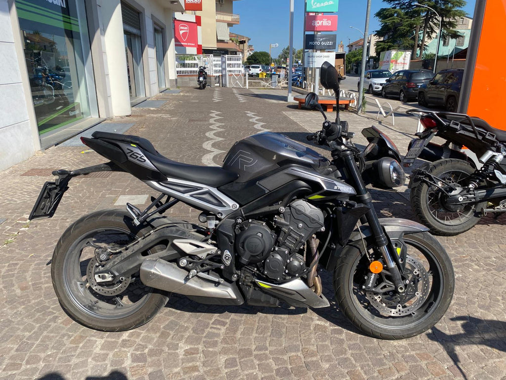 TRIUMPH STREET TRIPLE 765 R - 2023 -  KM 5470