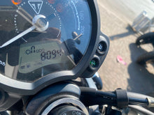 Carica l'immagine nel visualizzatore di Gallery, TRIUMPH SPEED TWIN 900 - 2022 - KM 8094