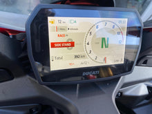 Carica l'immagine nel visualizzatore di Gallery, DUCATI PANIGALE V2 S - 2025 - KM 392