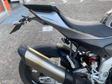Carica l&#39;immagine nel visualizzatore di Gallery, APRILIA TUONO V4 - 2022 - KM 29241