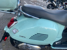Carica l&#39;immagine nel visualizzatore di Gallery, VESPA 300 GTS - 2023 - KM 22064