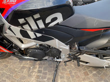 Carica l'immagine nel visualizzatore di Gallery, APRILIA TUONO V4 FACTORY - 2023 - KM 19199