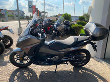 Carica l'immagine nel visualizzatore di Gallery, HONDA INTEGRA 750 S - 2016 - KM 17802