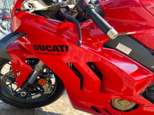 Carica l'immagine nel visualizzatore di Gallery, DUCATI PANIGALE V4 - 2024 - KM 2383