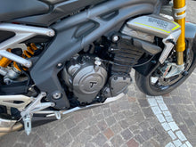 Carica l'immagine nel visualizzatore di Gallery, TRIUMPH SPEED TRIPLE 1200 RS - 2021 - KM 23748