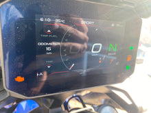 Carica l'immagine nel visualizzatore di Gallery, MOTO GUZZI V85 TT - 2026 - KM 16