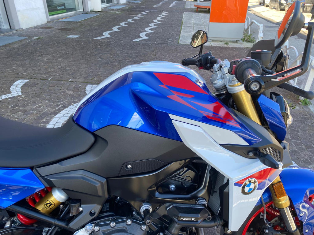 BMW F 900 R - 2025 - KM 9913